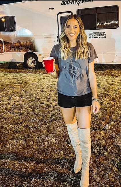 Jana Kramer creó una fundación para ayudar a víctimas y sobrevivientes de violencia doméstica