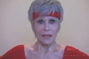 Con un divertido video, Jane Fonda pide que la gente vaya a votar en EE.UU.
