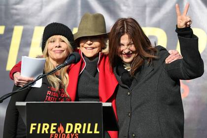 Rosanna Arquette, Jane Fonda y Catherine Keener hablaron durante la protesta 
