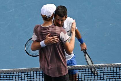 Jannik Sinner venció a Novak Djokovic y allanó el camino para que haya nuevo campeón 
