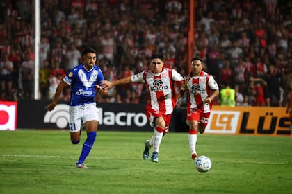 Jano Gordon, defensor de Vélez de 20 años y 1m82, titular en la derrota del Fortín ante Instituto, en Córdoba
