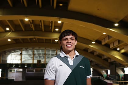 Jano Martínez en el emblemático estadio Héctor Etchart, la casa de Ferro
