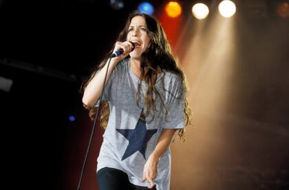 JANUARY 01 1996 : Photo of Alanis MORISSETTE