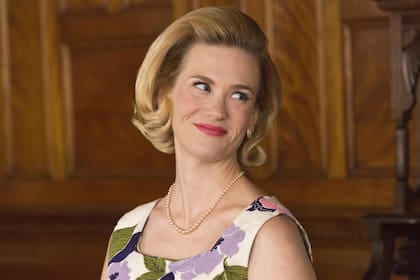January Jones, como Betty Draper