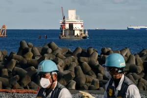 Japón anunció que verterá al mar aguas radioactivas este año