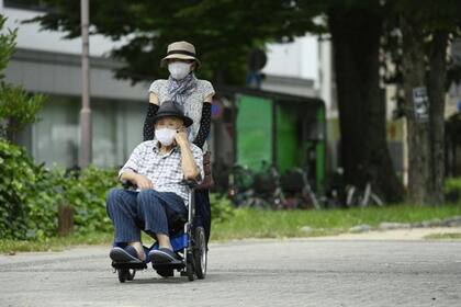 Japón tiene ahora una de las poblaciones más envejecidas del mundo: casi el 30 % de ellos tiene 65 años o más