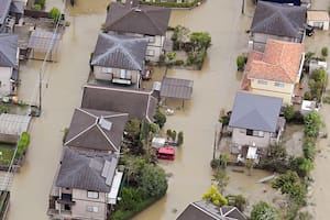 Fuertes imágenes del paso del tifón Nanmadol en Japón: hay cuatro muertos y más de cien heridos