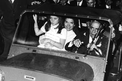 Jaqueline y Aristóteles, el día de su boda, en la isla de Skkorpios