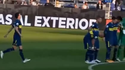 Jara llega tarde al minuto de silencio