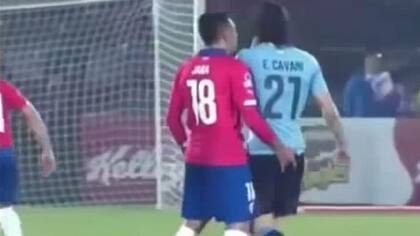 Jara provoca a Cavani