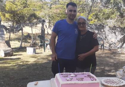 Jaramillo junto a su abuela Delinda