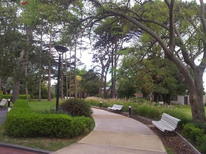 Jardines de entrada al complejo RCT