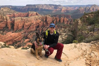 Jared Smith, el hombre que se encontró con un puma el jueves pasado, es amante del senderismo y los deportes al aire libre