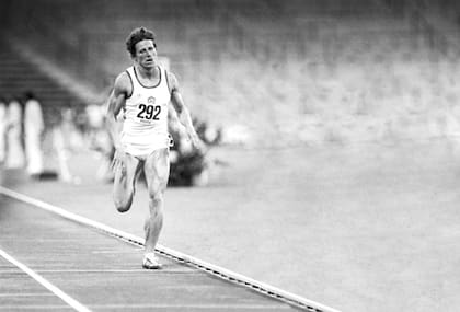 Jarmila Kratochvílová llegó a tener récords mundiales en 400 y 800 metros