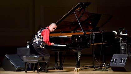 Jarrett en el Carnegie Hall (New York) en 2010; el piano es un Steinway & Sons