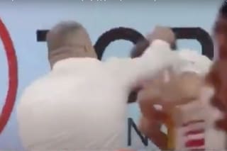 Italia: el repudiable desborde de un DT contra un basquetbolista de su equipo