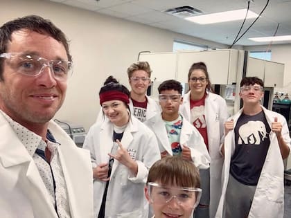 Jason Howery es un paleontólogo autofinanciado enfocado en encontrar restos de la Edad de Hielo en Missouri (Facebook/Jason Howery)