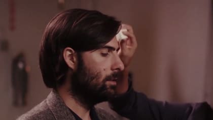 Jason Schwartzman es un escritor de personalidad difícil en Analizando a Phillip