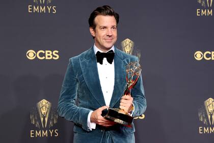 Jason Sudeikis, ganador como mejor actor de comedia por Ted Lasso que también fue coronada como la mejor comedia