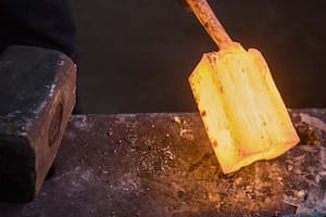 El cuchillero argentino que rescató una tradición milenaria