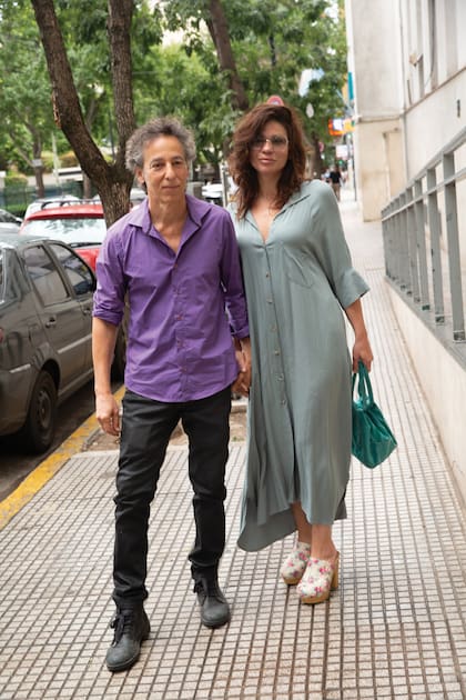 Javier Calamaro, cantante y hermano del
músico, fue testigo de la boda. El artista llegó
acompañado por su mujer, Paola Montes de Oca.