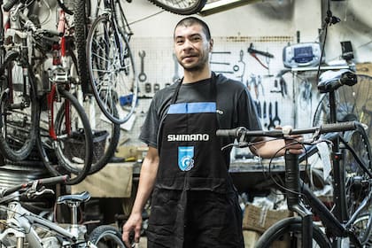 Javier Dornelles (33) Runner Bikes. Le gusta: “Tunear una bici. Desarmar y armar”.
