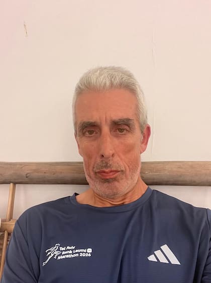 Javier Frega viajó a Israel a correr una maratón y quedó varado por la guerra