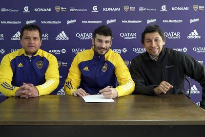 Javier García vuelve a Boca después de 9 años. Firmó su contrato junto a Marcelo Delgado y Jorge Bermúdez
