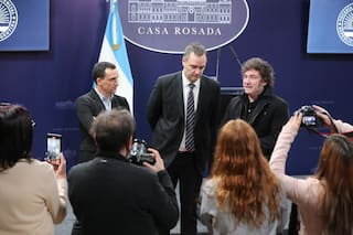 Adorni, Nixon y la prensa imperial