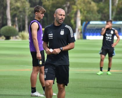 Javier Mascherano conduce a la selección argentina Sub 20; el 'Jefecito' busca clasificar al Mundial