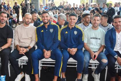 Javier Mascherano estuvo el fin de semana en Ezeiza con motivo del homenaje a Lionel Messi y podría volver a su cargo de entrenador de la selección Sub 20