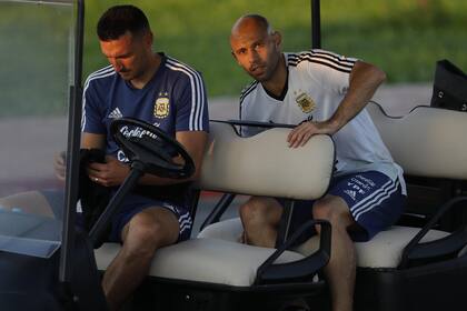 Lionel Scaloni y Javier Mascherano trabajarán en conjunto en los entrenamientos para la eliminatoria sudamericana y el preolímpico sub 23 de Venezuela.