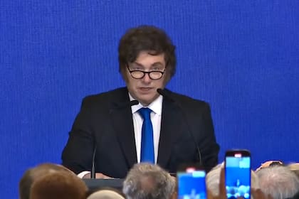 Javier Milei, anoche, en su discurso por el 90° aniversario de la DAIA en el Teatro Colón