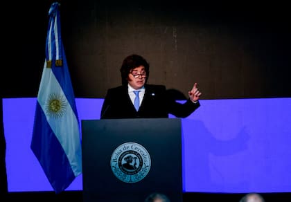 Javier Milei anunció la baja de las retenciones del campo y la industria ante la Bolsa de Cereales de Buenos Aires