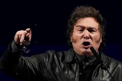 Javier Milei anunció que la salida del cepo está “más cerca” y dijo que la verdadera inflación es del 1% mensual (AP Foto/Natacha Pisarenko, Archivo)