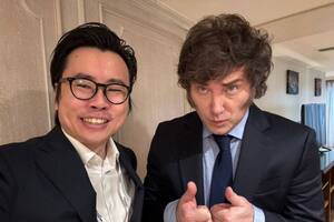 Javier Milei, con Julian Peh, el responsable de Kip Protocol, la plataforma donde se lanzó $LIBRA