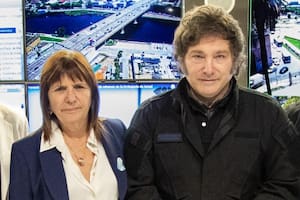 Javier Milei con la ministra Patricia Bullrich y parte de su equipo