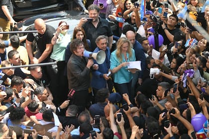 Javier Milei de campaña en Santiago del Estero junto a su hermana, Karina Milei