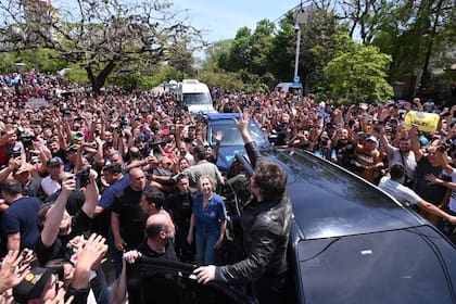 Milei encabezó un acto con Virginia Gallardo en Corrientes: “estamos en un momento bisagra” - Image 2