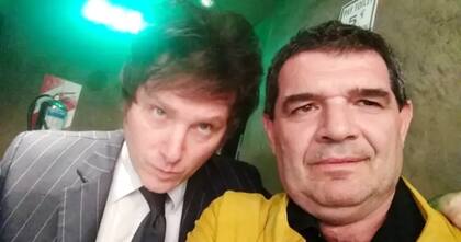 Javier Milei en 2023, con su candidato salteño Alfredo Olmedo