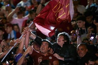 En una parada caótica y fuertemente custodiada, Milei buscó la mística perdida en Rosario