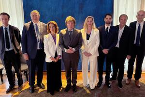 Javier Milei, en París, se reunió con algunos empresarios, pero excluyó a otros