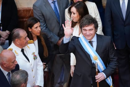 Javier Milei estuvo acompañado durante su juramente por su Fátima Florez, y sus padres, Norberto Horacio Milei y Alicia Luján Lucich