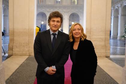 Javier Milei junto a Georgia Meloni