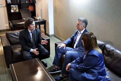 Javier Milei junto a Mauricio Macri y Patricia Bullrich