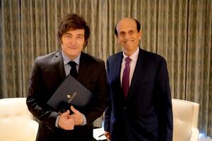 Javier Milei, junto al economista Michael Milken, en un hotel en Beverly Hills