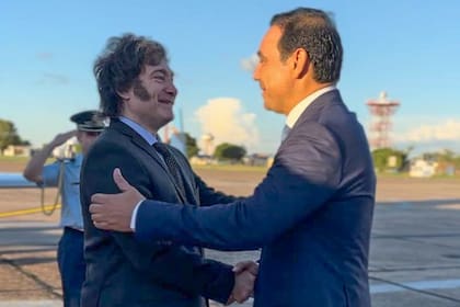 Javier Milei junto al gobernador Gustavo Valdés en Corrientes