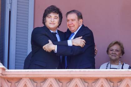 Javier Milei junto al líder opositor venezolano González Urrutia