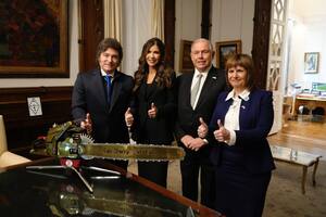 Javier Milei, Kristi Noem, Gerardo Werthein y Patricia Bullrich