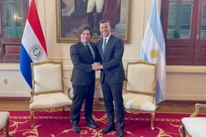Javier Milei llegó a Paraguay y se reunió con el presidente Santiago Peña